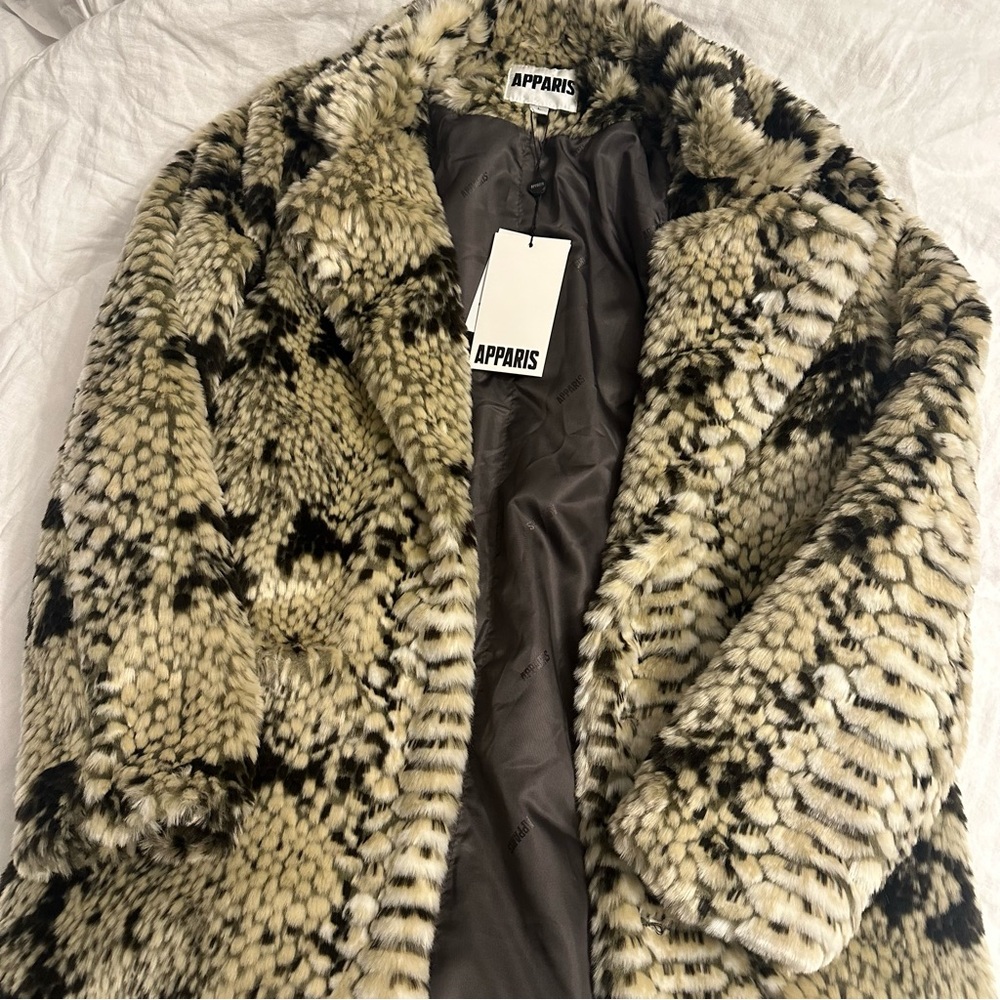 Never been worn Apparis coat